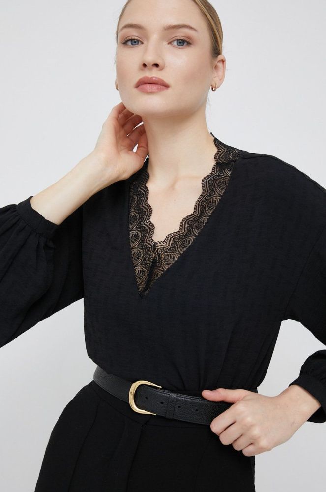 Блузка Vero Moda жіноча колір чорний однотонна