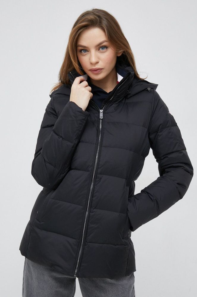 Пухова куртка Tommy Hilfiger жіноча колір чорний зимова (2855175)