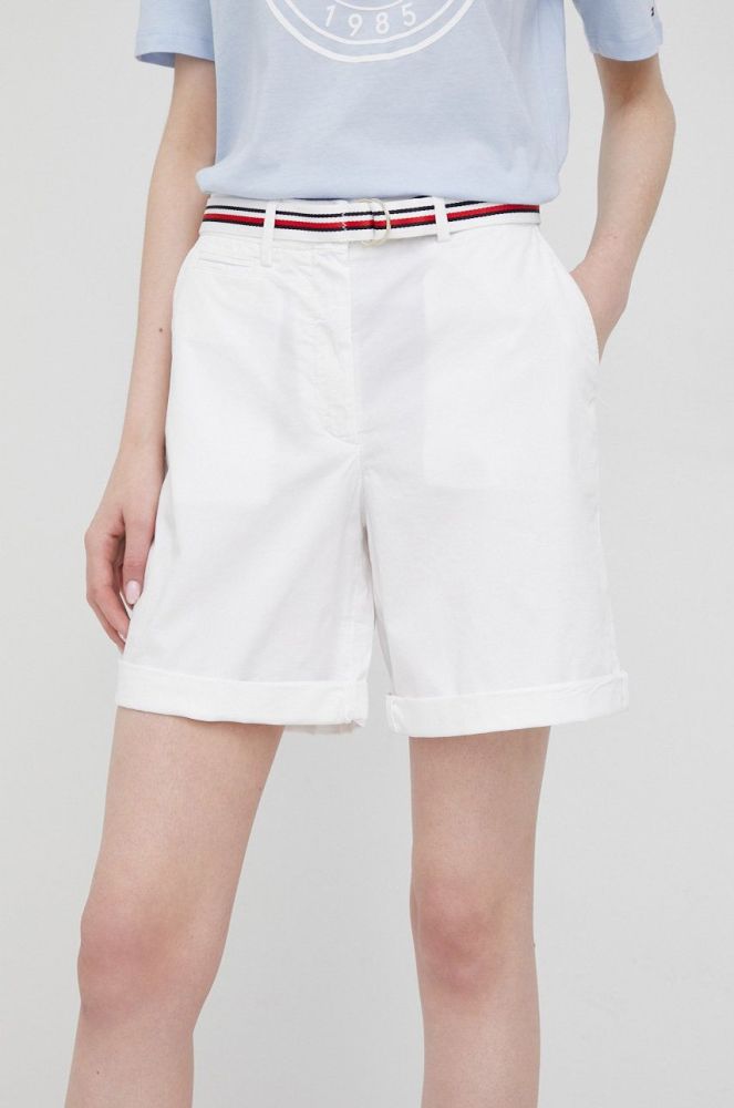 Шорти Tommy Hilfiger жіночі колір білий однотонні середня посадка (2134649)
